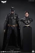 Batman The Dark Knight Life-Size Statue 1/1 Deluxe Edition Queen Studios